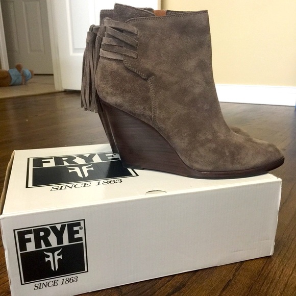 Frye Shoes - NWT Frye Cece Tassel Boots Size 10